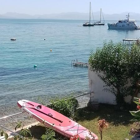 Paul Seafront House Villa Mesongí Eksteriør billede
