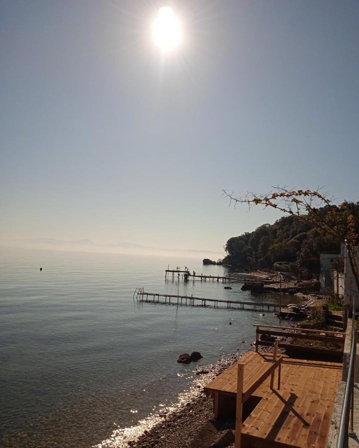 Paul Seafront House Villa Mesongí Eksteriør billede